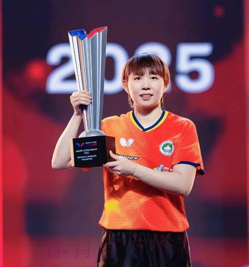 朱雨玲发球罕见失误！夺冠和教练暖心拥抱，张禹珍抱怨灯光晃眼